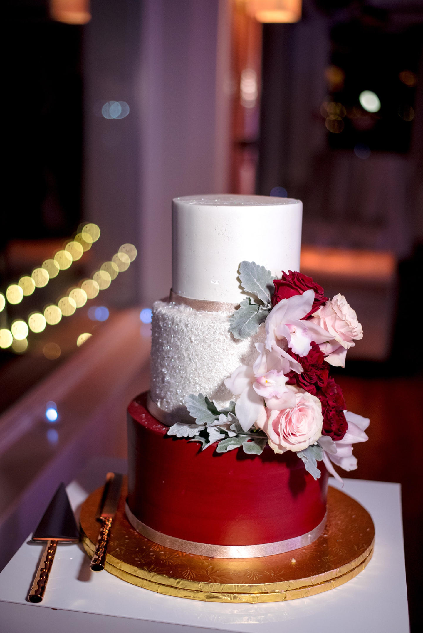 wedding cake by Dortoni Bakery
